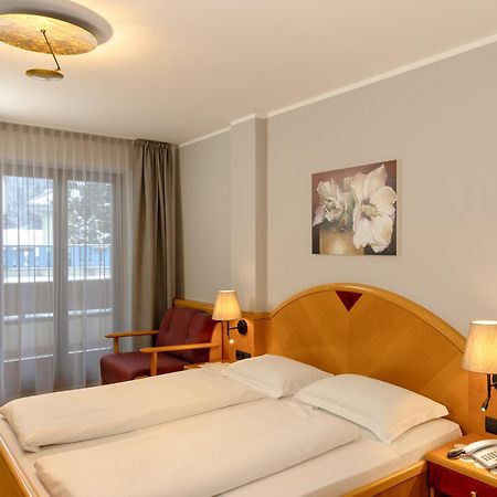 Hotel Goldene Rose Monguelfo-Tesido / Welsberg-Taisten ภายนอก รูปภาพ