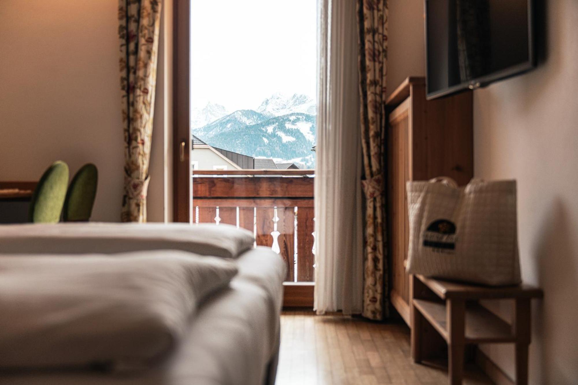 Hotel Goldene Rose Monguelfo-Tesido / Welsberg-Taisten ภายนอก รูปภาพ