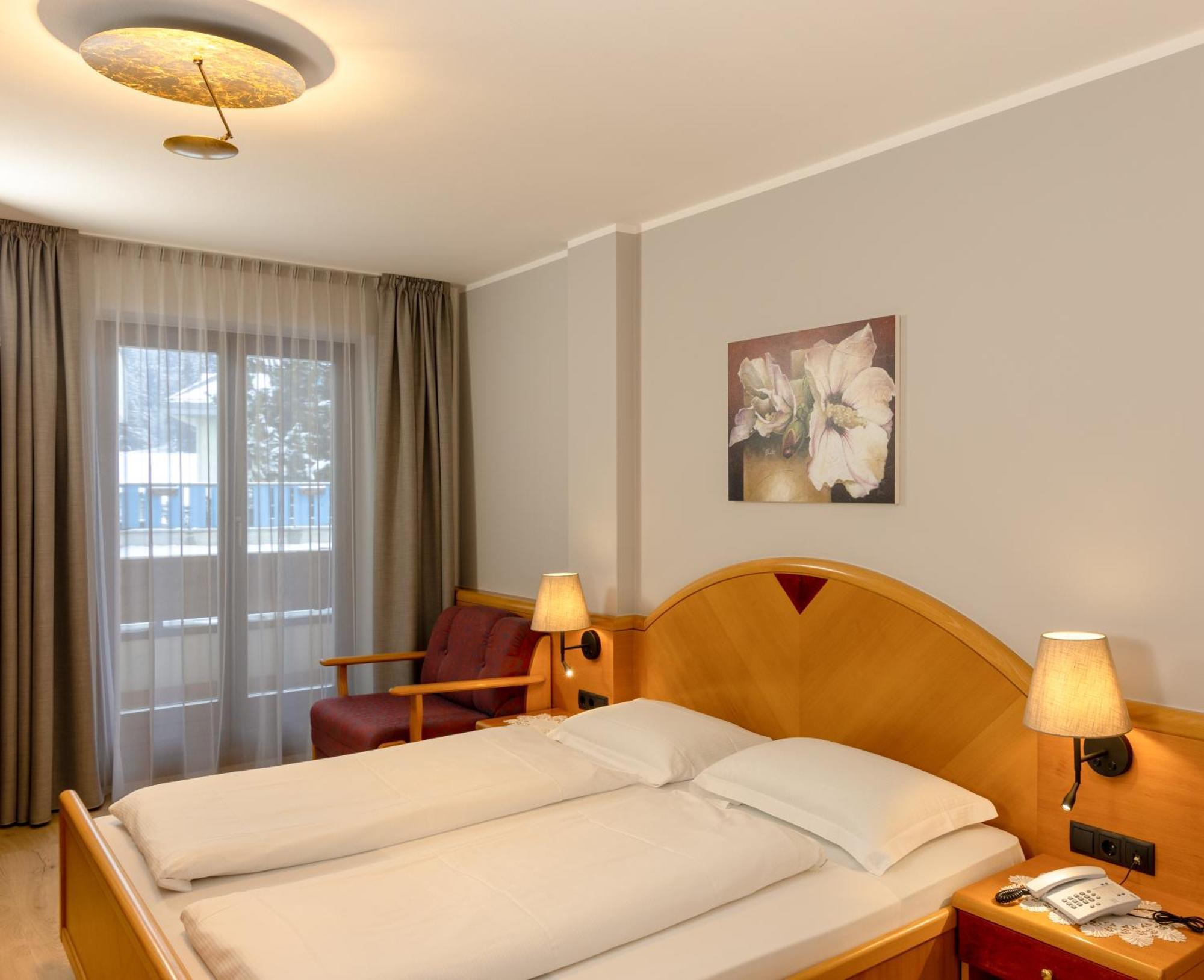 Hotel Goldene Rose Monguelfo-Tesido / Welsberg-Taisten ภายนอก รูปภาพ