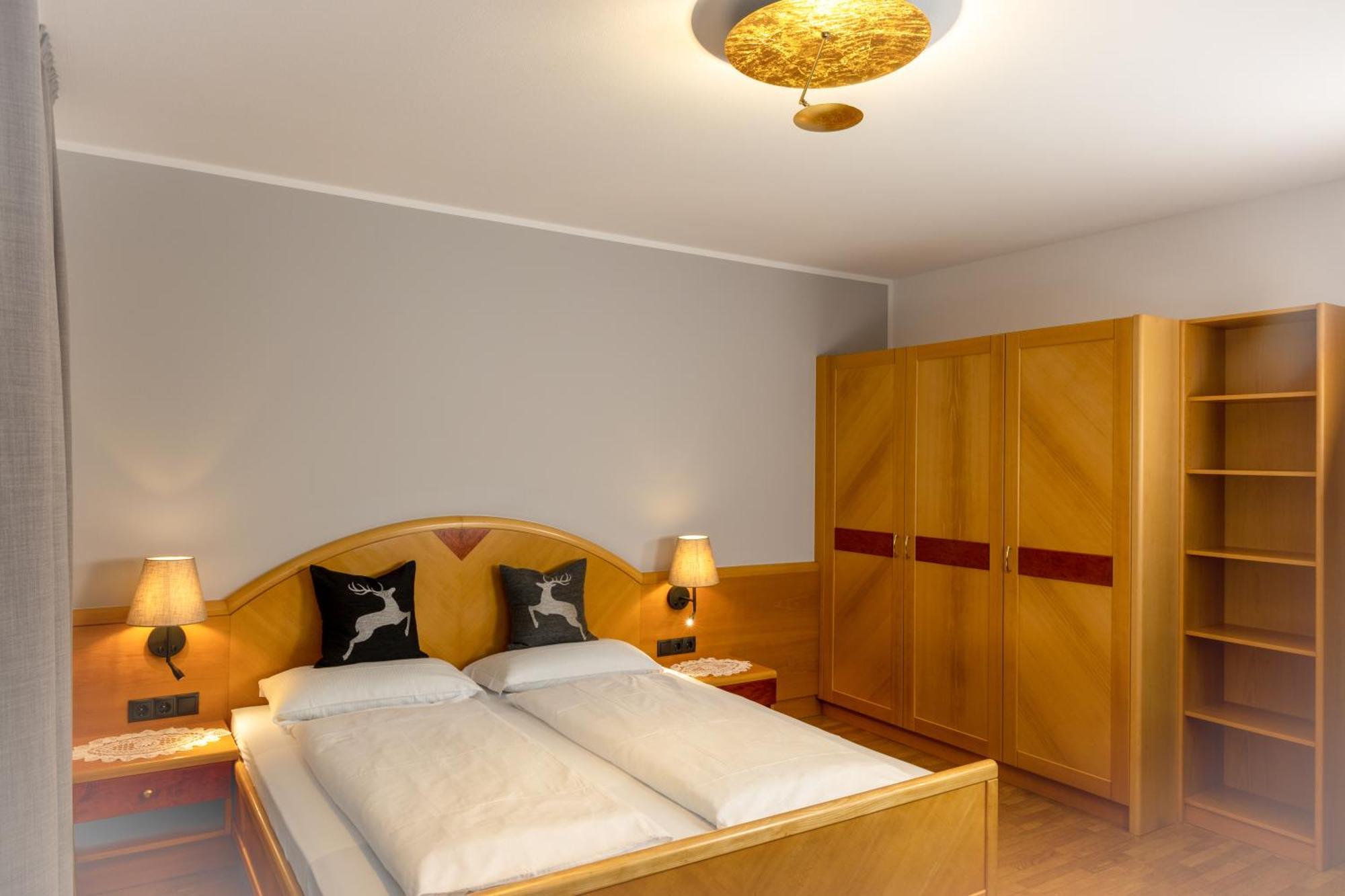 Hotel Goldene Rose Monguelfo-Tesido / Welsberg-Taisten ภายนอก รูปภาพ