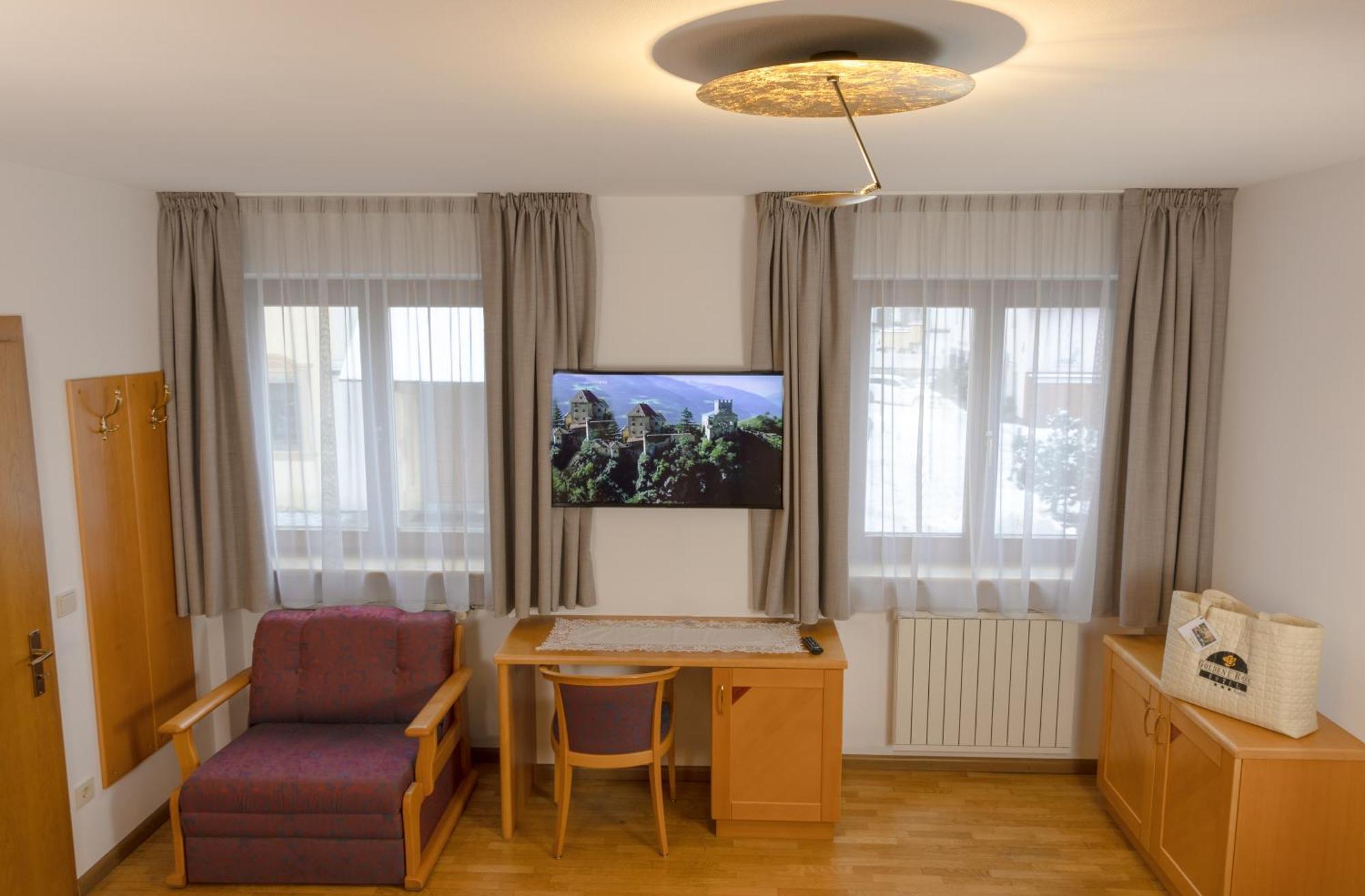 Hotel Goldene Rose Monguelfo-Tesido / Welsberg-Taisten ภายนอก รูปภาพ