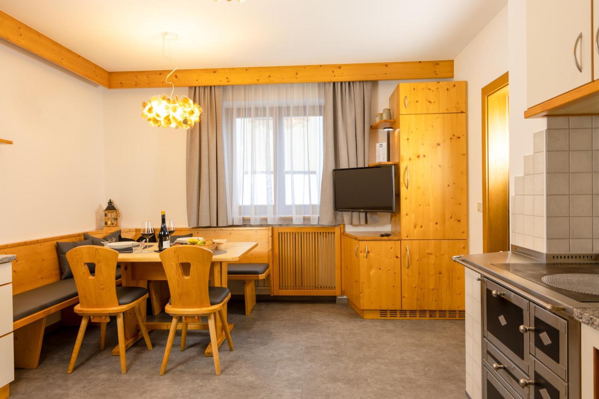 Hotel Goldene Rose Monguelfo-Tesido / Welsberg-Taisten ภายนอก รูปภาพ