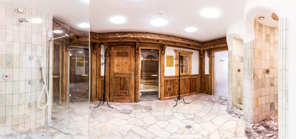 Hotel Goldene Rose Monguelfo-Tesido / Welsberg-Taisten ภายนอก รูปภาพ